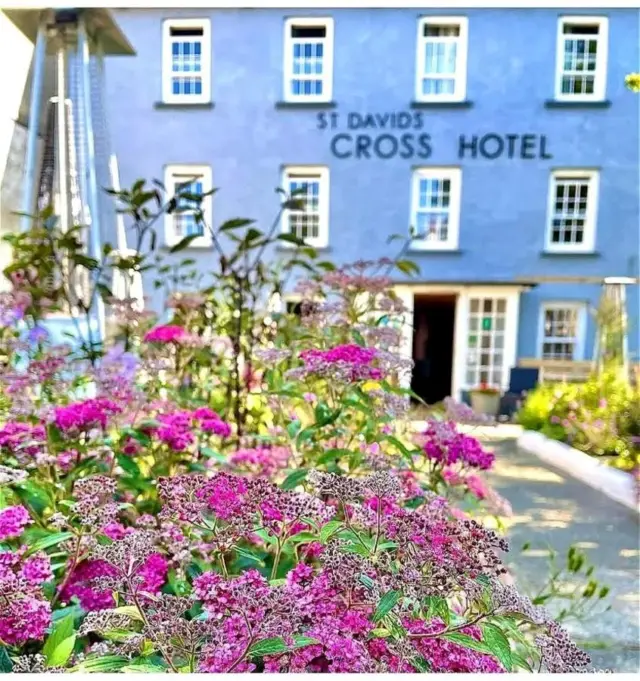 St. Davids Cross Hotel