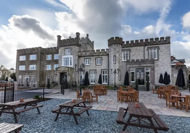 Ryde Castle by Greene King Inns