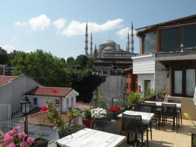 Agora Boutique Hotel & Bistro