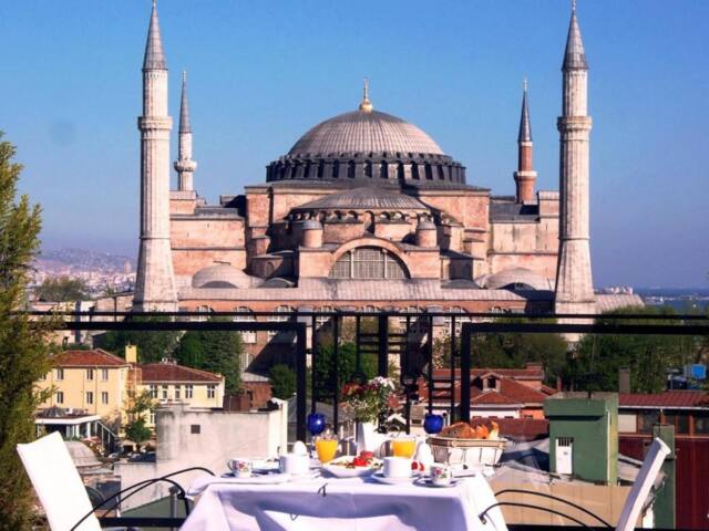 Agora Life Hotel – Special Class