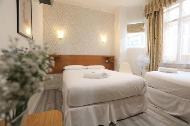 Anchor Hotel