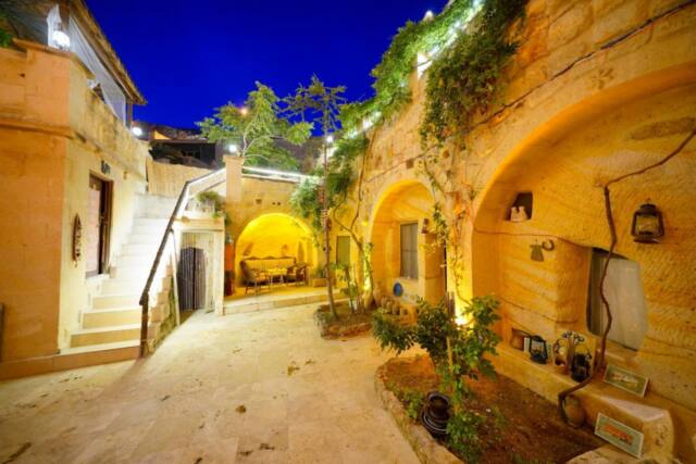 Antik Cave House