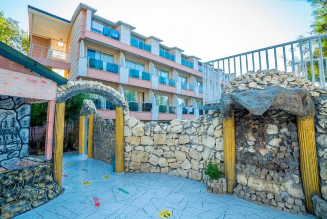 Aperion Beach Otel