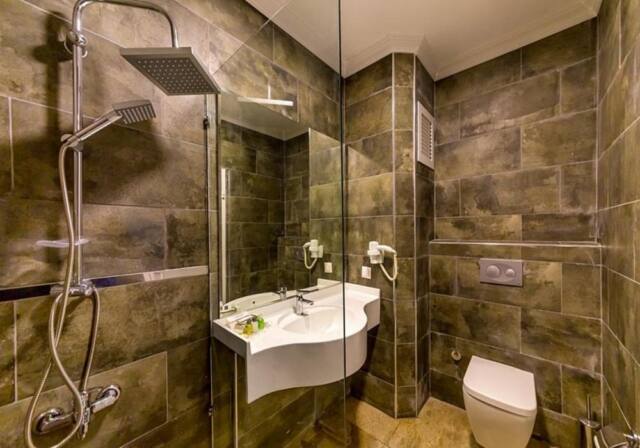 Aryes hotel