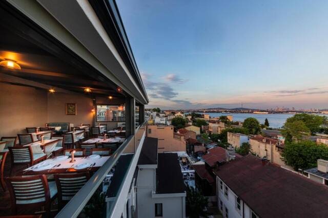 Azade Premier Hotel