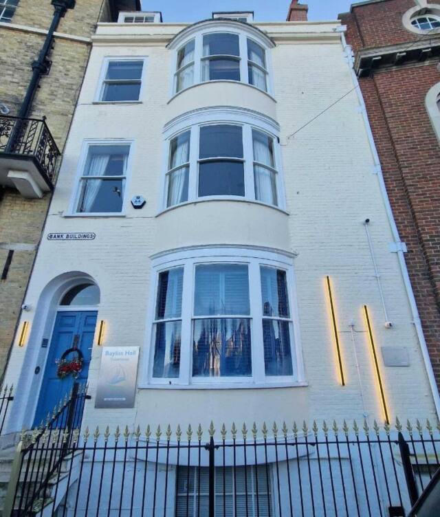 Bayliss Hall Guesthouse