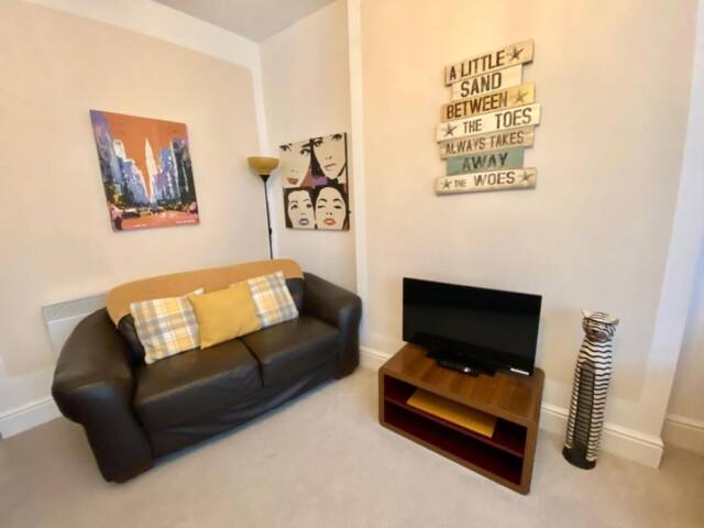 Blackpool Abode – The Buttercup Suite