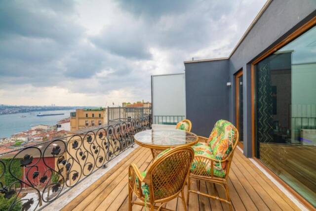 By MESUT RESIDENCE