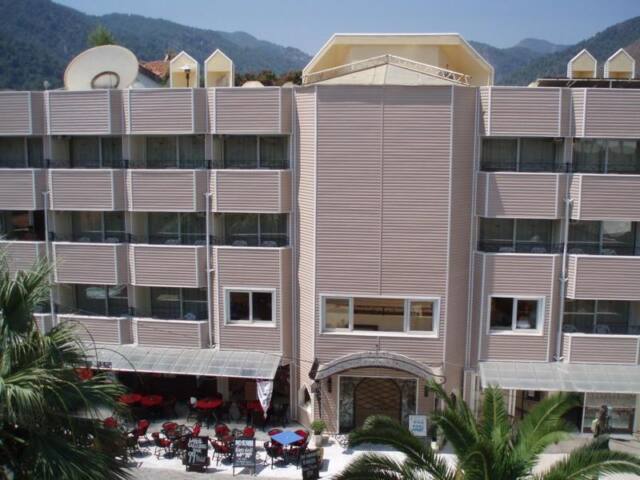 Cartier Hotel
