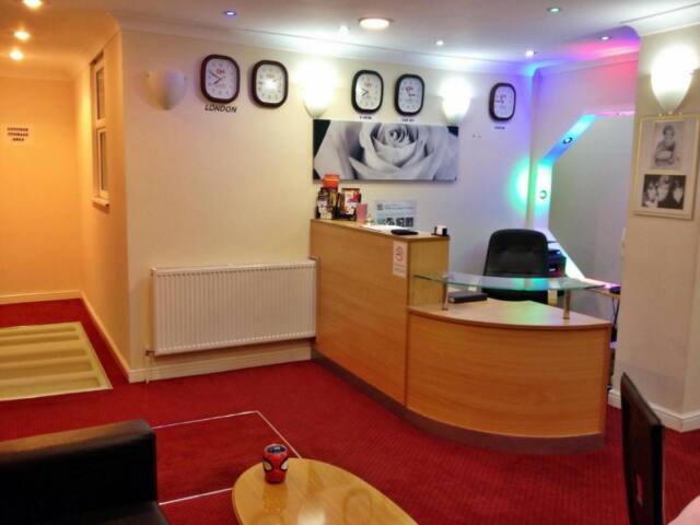 City View Hotel – Roman Road Market