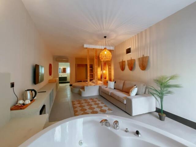 Clotho Suites – Golden Life Resort