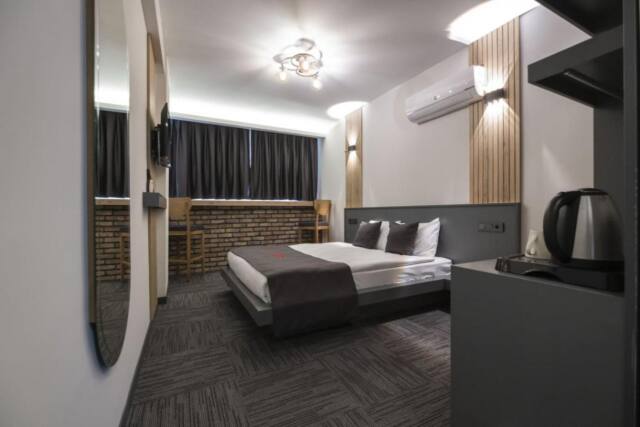 Dewy Hotel