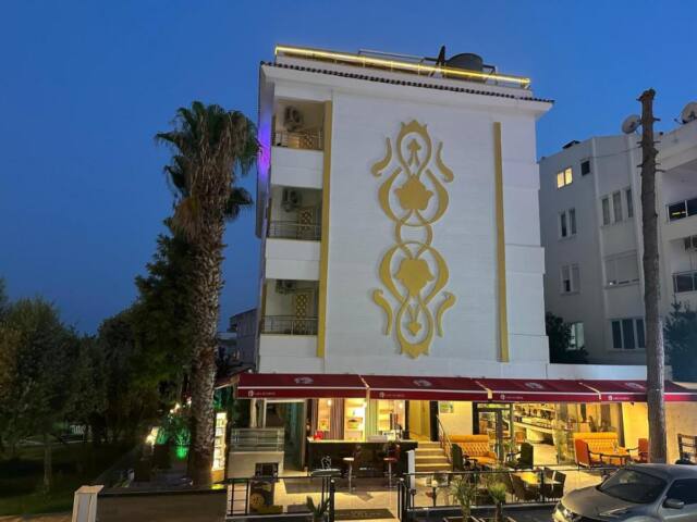 Dionisus Hotel Lara