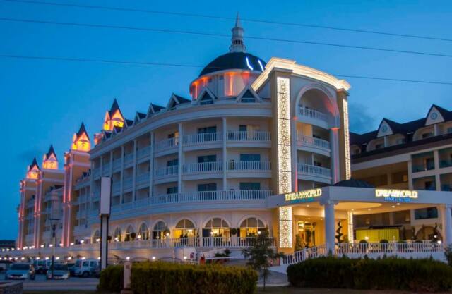 Dream World Resort & Spa