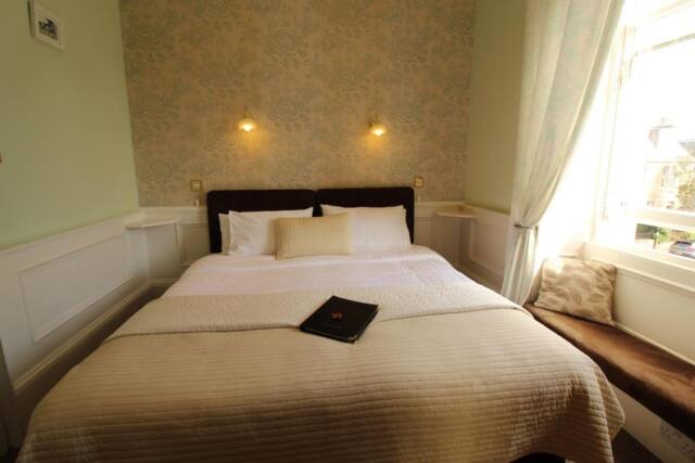 Dunedin Guest House