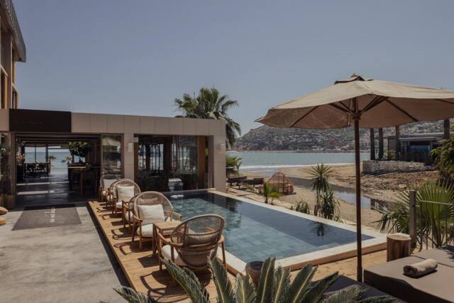 En Vie Beach Boutique Hotel – Adults Only