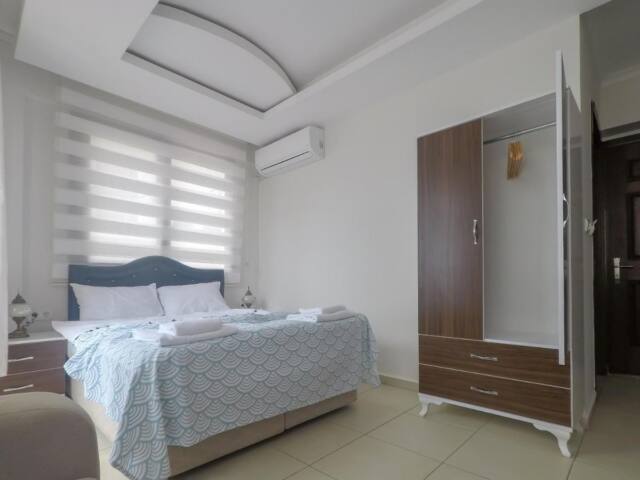 Eyna Hotel
