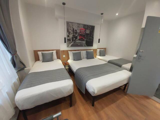 Falcon Hotel