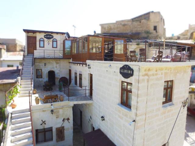 Glamada cave suite