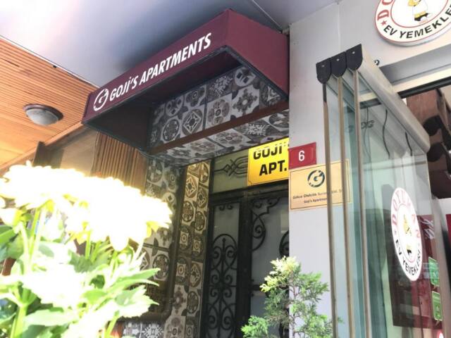 Goji’s Apartments