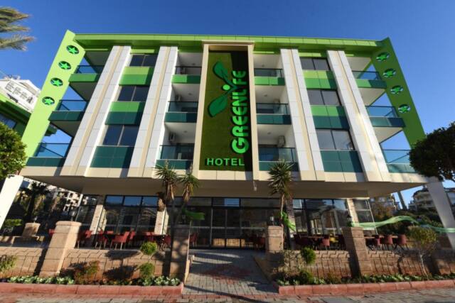 Green Life Hotel