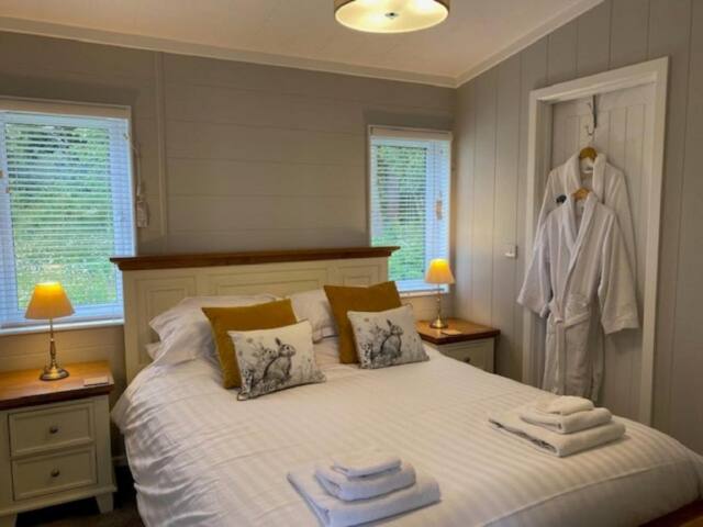 Hollicarrs – Sunflower Lodge
