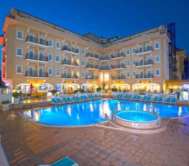 Hotel Sinatra – All Inclusive
