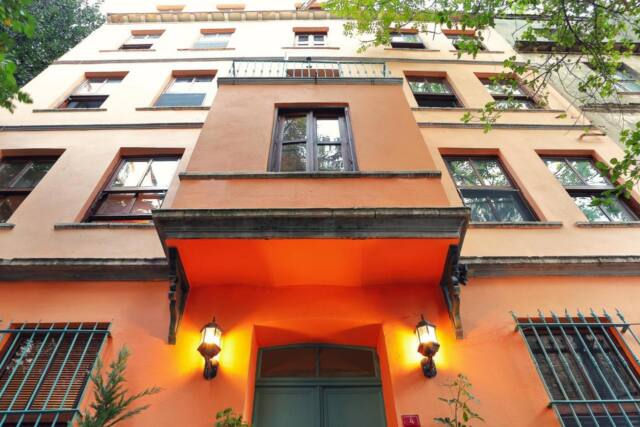 House MOLA Galata