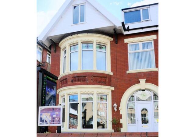 JOIVY Alpha guest House in Blackpool
