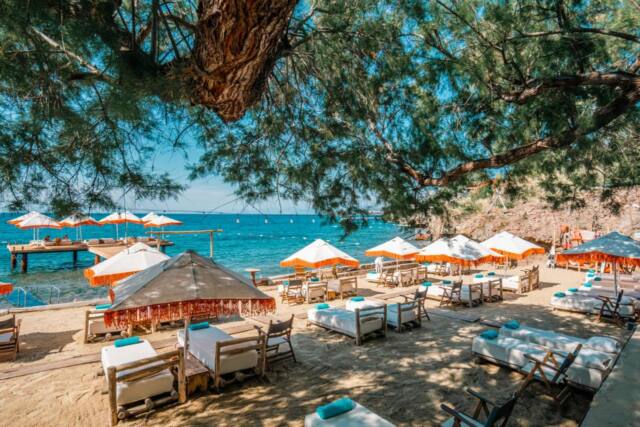La Local Beach House & Villa