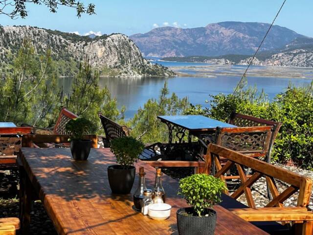 Lagoon Retreat
