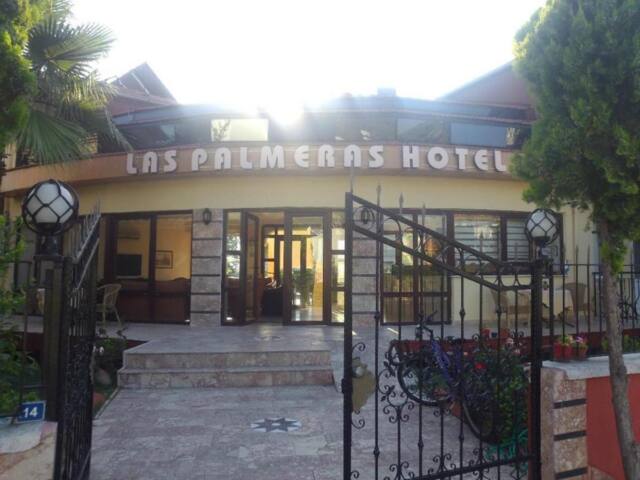 Las Palmeras Hotel