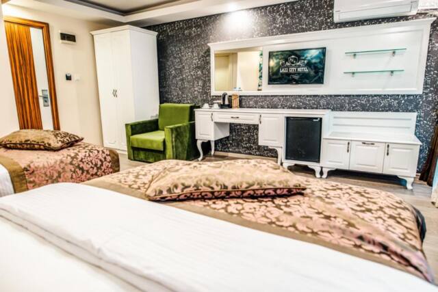 Lazz World City Hotel