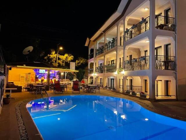 Leons Sun Village Apartments