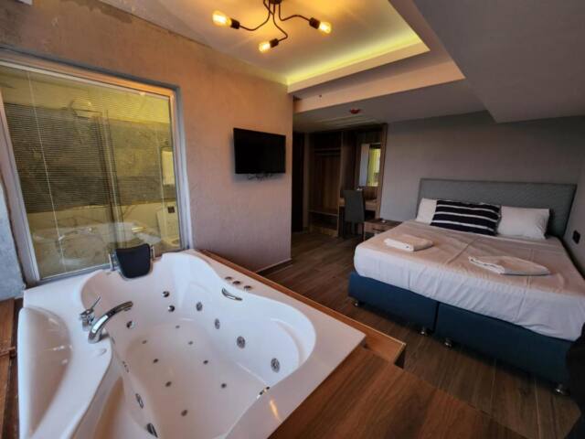 Martin City Hotel
