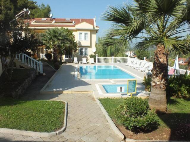 Nicholas Gate F 1 Villa(Shared pool)