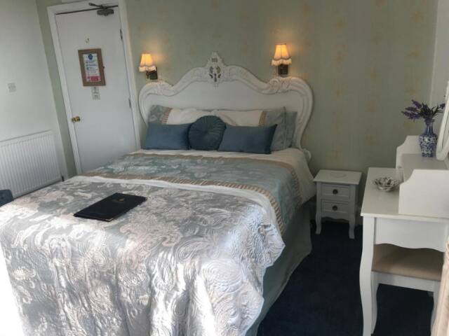 Norman Guest House with Free Parking