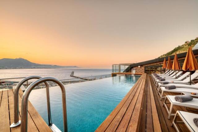 Numa Port Hotel