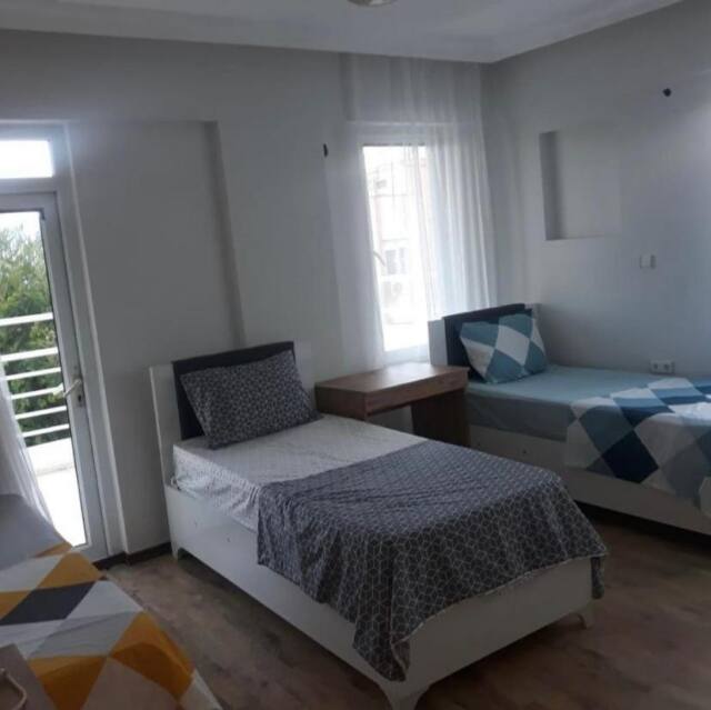 Nurer Kiz Aparti
