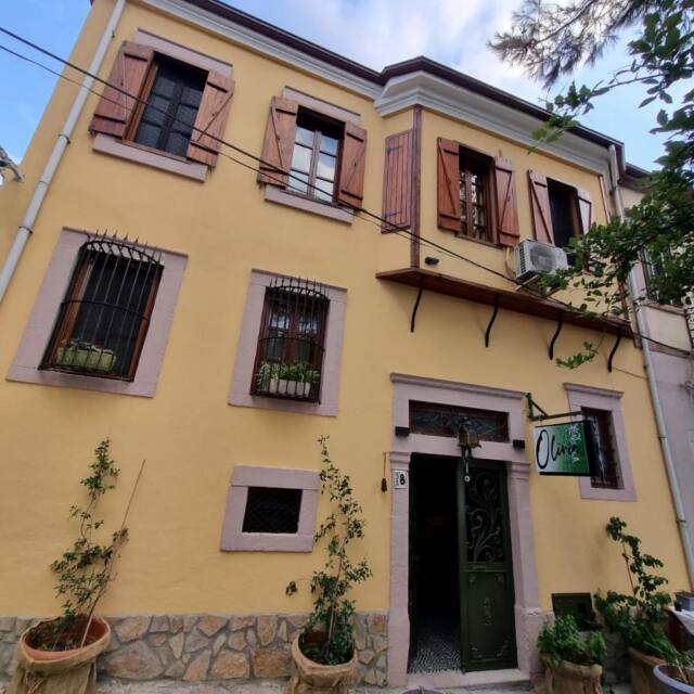 Olivia 1845 Guest House