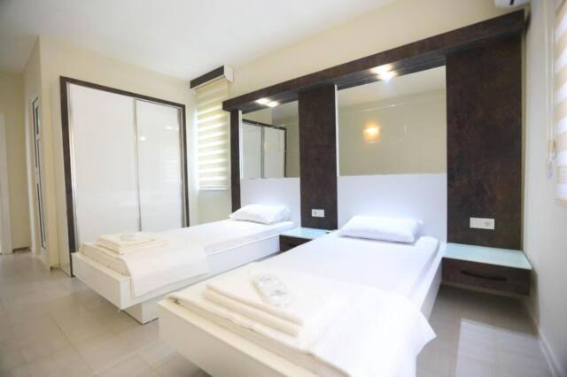 Otel Albos