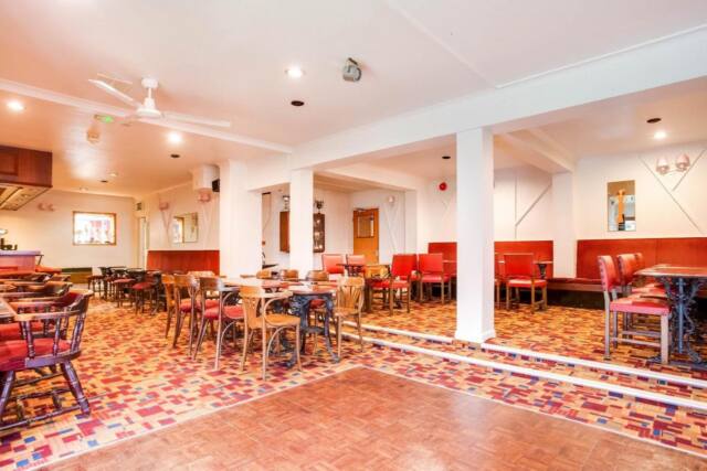 OYO Godolphin Arms Hotel