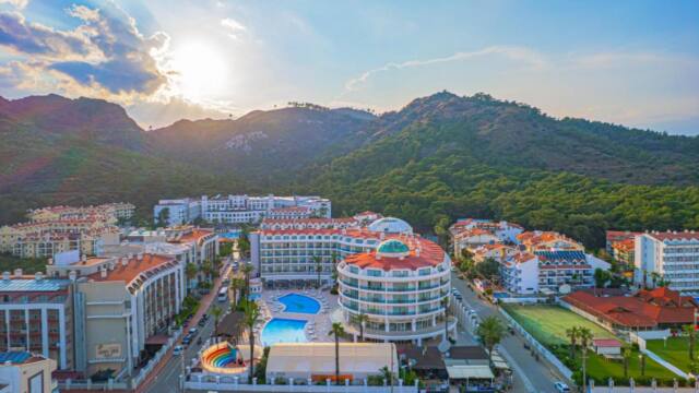 Pineta Park Deluxe Hotel – All Inclusive