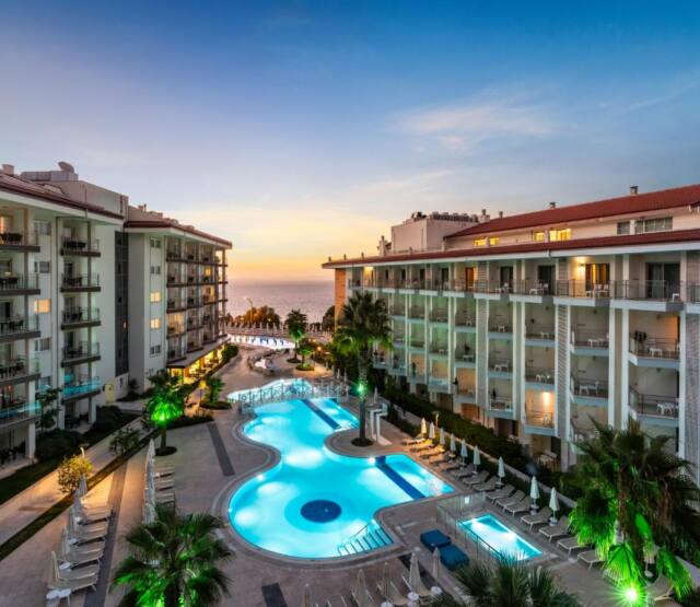 Ramada Hotel & Suites Kusadasi