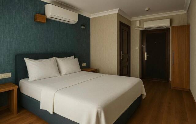 Red Green Hotel