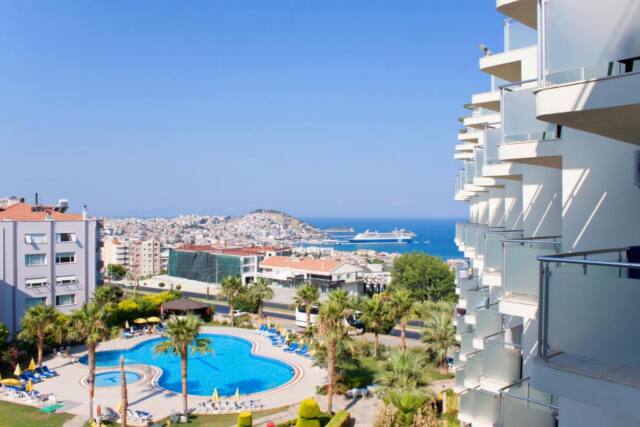 Royal Palace Kuşadası Hotel