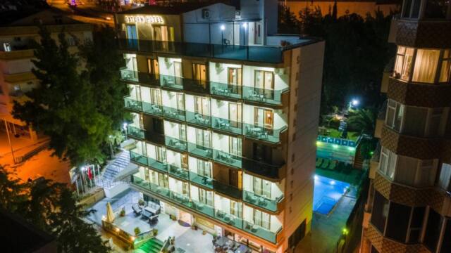 Saturn Hotel