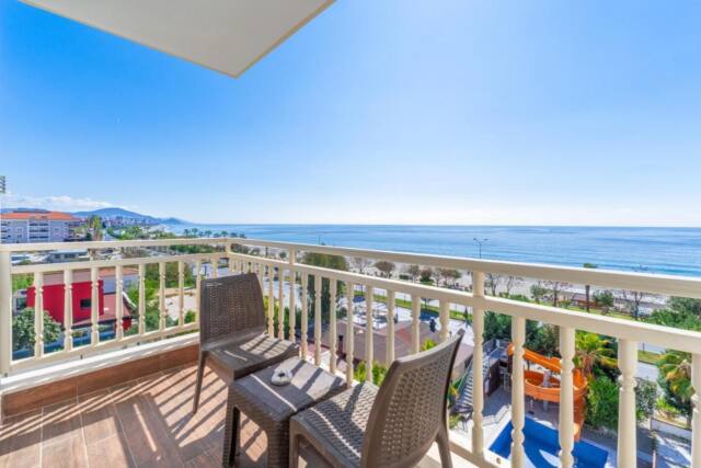 Sey Beach Hotel & Spa