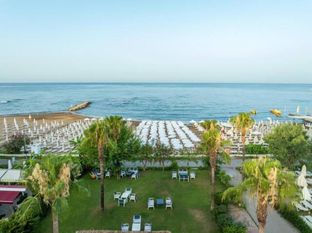 Side Nusso Beach Club – All Inclusive