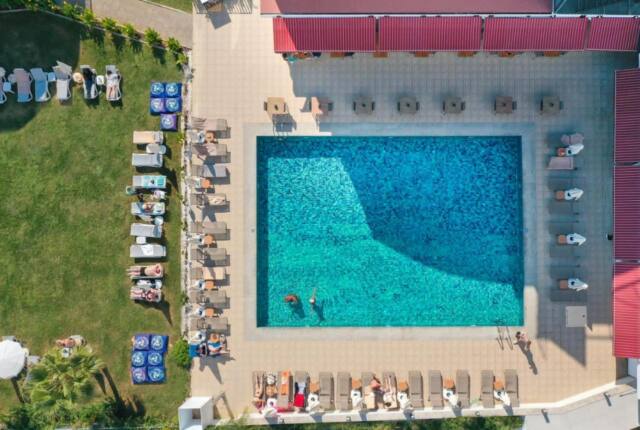 Side Square Hotel